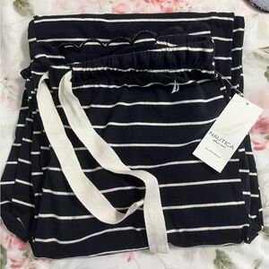 New w/Tags!  Nautica Women’s Cotton Pajamas Pants w/Scallop Hem Sixe XS